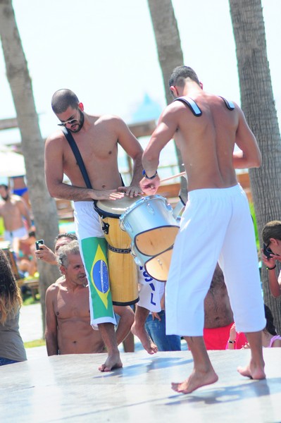 Cyan Sunday Club Lets Carnival